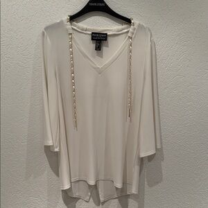 Frank Lyman Design Women's Ivory Blouse